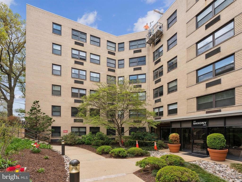 FOR SALE IN ADAMS MORGAN WASHINGTON, DC inception-app-prod/MjE3YzNlY2MtMTJmZi00MWEzLTljNGMtZDdkYjQxYmFjOGRm/content/2025/04/47fccf64cd6e0410194595585aeb8366b3a7650d.jpg