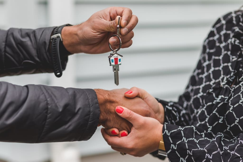 14 Questions to ask When Selling (or Buying) a House inception-app-prod/MjU0MWU3MGUtNTdmZi00MWI0LWIwN2MtYTNhYmFjMjQ1ZTA3/content/2024/01/d7dea87097ddf00db3982ebbdc1c4d4b00d6be75.jpg