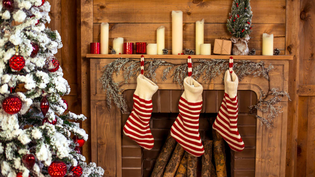 Christmas Décor Ideas inception-app-prod/MjdjOGUzY2YtZTAzNC00YjBmLWI2NmYtNzFlYjU2ZGUxOWY0/content/2022/12/f2e2484f0ce63185fc91555b57429787b058eb33.png