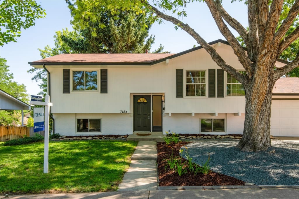 Updated Home in Centennial For Sale inception-app-prod/MmIxZmU0ZTctMzlhOS00NThkLWJjY2QtYjUxNjAxODExMzZk/content/2022/08/34a83a93008431a2f162e556733ae0e056ffc654.jpg