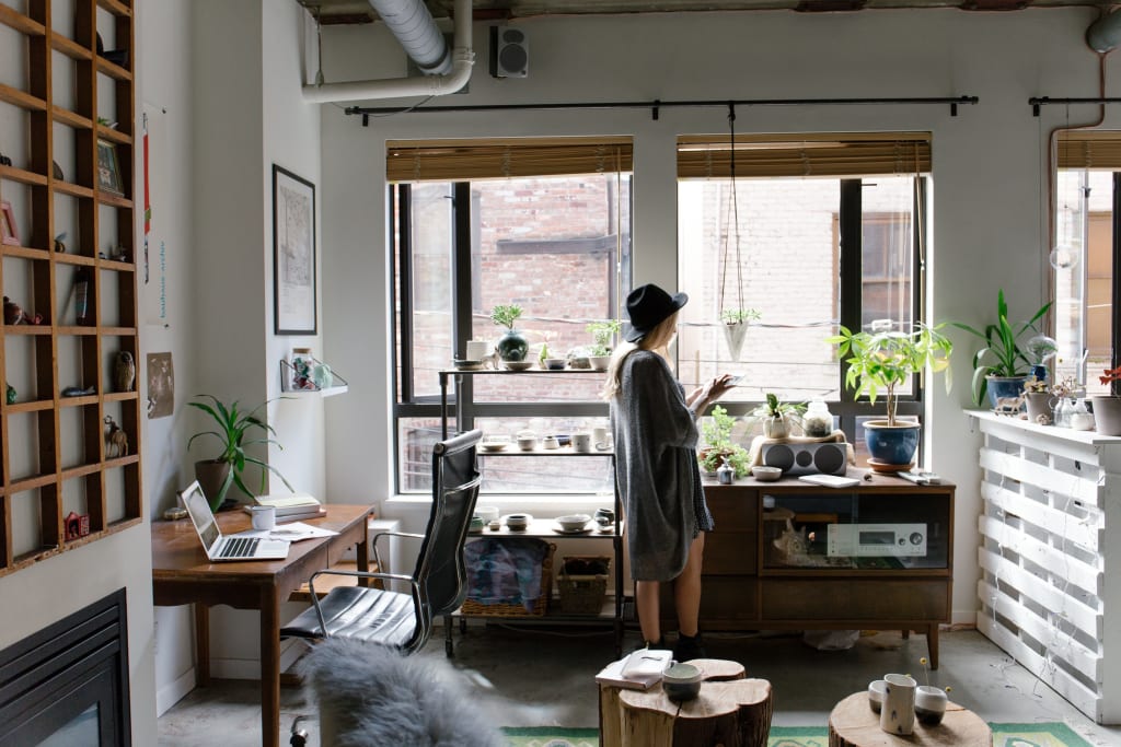 4 Ways to Maximize Your Florida Living Space inception-app-prod/N2NiMmVkNDMtNjYyMC00MDVkLTgzN2ItMTFmOWUxNGYxOTI3/content/2016/12/boho office.jpeg