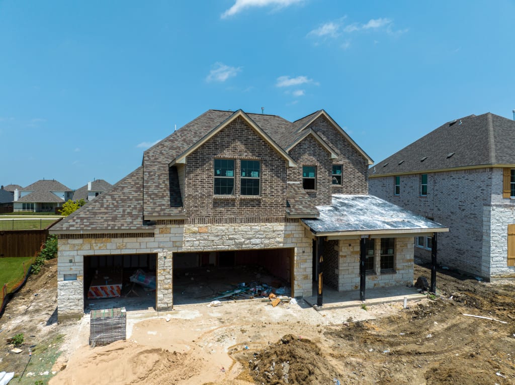 Selling a Pre-Owned Home in a Growing Town: How to Compete With New Construction in Van Alstyne and Beyond inception-app-prod/N2Y0YmMxNTEtMGNhNi00MzYyLWI1ZTMtYTRkOGJiNTJmYzY3/content/2026/09/baf3700be56d3bc93cf7a104f490623aab745389.jpg