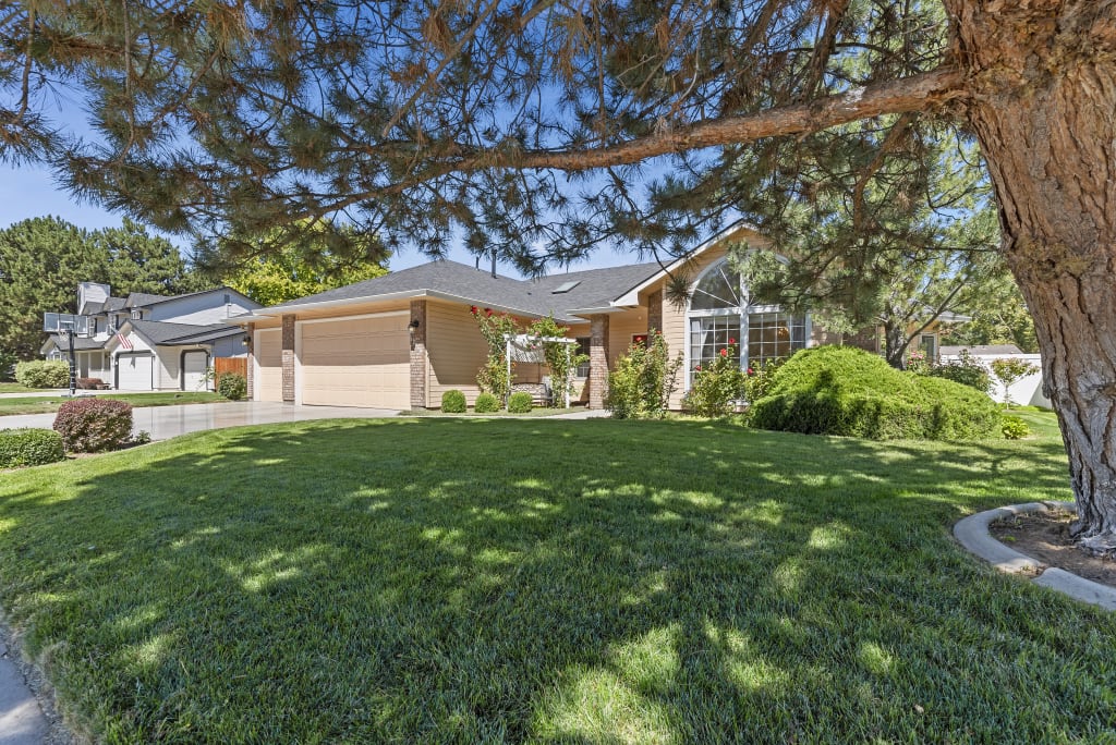 Prime West Boise Location | 4 Bedroom Home For Sale inception-app-prod/NGFjNjY2YzgtOTU1Yy00NmZhLWE5OTgtYmI4NTY5NDA0Y2Vl/content/2025/08/7dfce2783694ef604f8c7e69c7baade962baa5c8.jpg