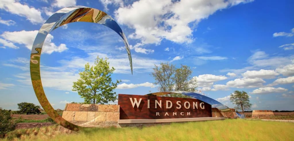 Neighborhood Spotlight: Windsong Ranch inception-app-prod/NGZkZWViMzUtNjMyOC00ZjJiLTk2ODYtMzRlMmMwNDdkZmY1/content/2026/06/b4f28cebc6dcf14e1cc659c9d3cf06a32211e627.webp