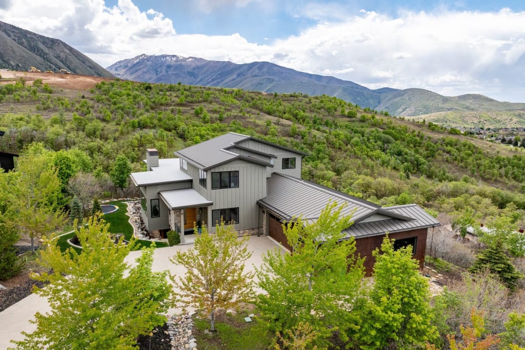 Salt Lake County Real Estate in 2026: What the Economic Data Means for Luxury Home Buyers & Sellers inception-app-prod/NTQ4OGMzMzgtZjJkOC00YmI3LWIzNmEtYzFkZGMwZTFhY2Iy/content/2026/05/f11b6372583db7edcd1ccfcae59541e0b9850552.jpg