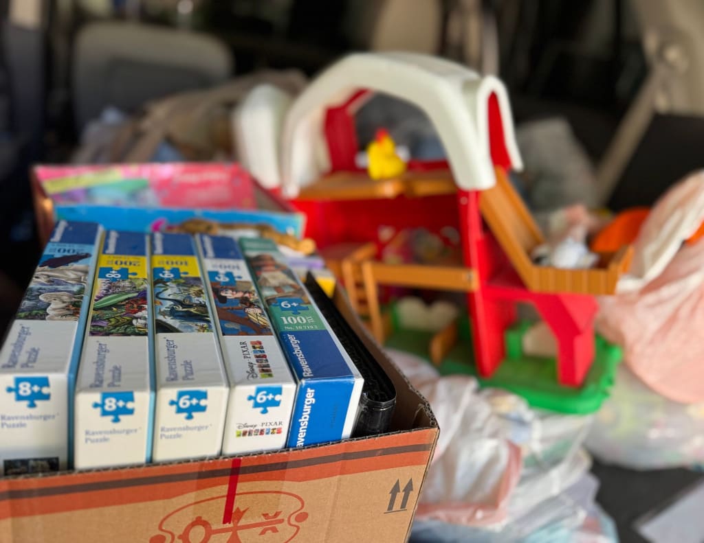 Decluttering, Purging + Donating Unwanted Items Before You Sell Your Home inception-app-prod/NTkzZGVjYjMtMjg4MC00NmRkLWJkNmQtZGZhMzM4NTUwMjY5/content/2025/06/3176912bfd81316459ccad8d8169d3ddd18fced9.jpg