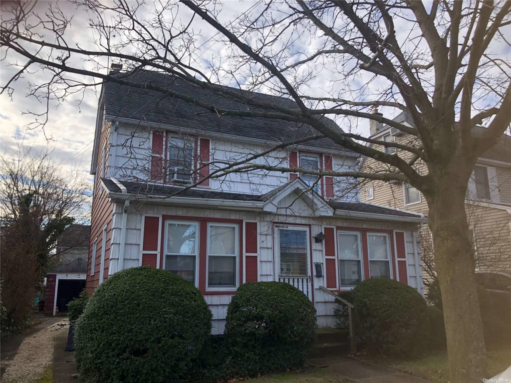 40 Center Street, Williston Park, NY 11596 inception-app-prod/NWIwMWUxMzUtMGUwZC00MTlkLWFhMWMtODQ1YWRhYzkxNmRj/content/2023/11/b676e7fb6fa834776a3f258b5680568c8d04115f.jpg