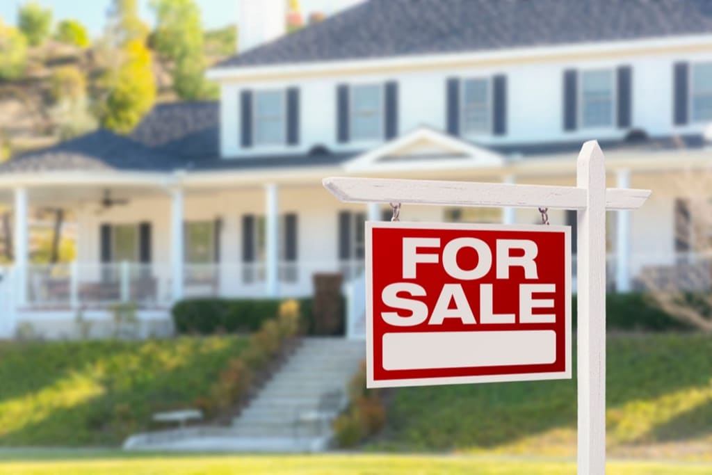 What Factors Can Keep Your House From Selling? inception-app-prod/NjAzYzg2MzEtZGQyMS00MGNiLWIxOTktNmU0ZmE0MjQwMTI4/content/2020/09/forsalehouse.jpg