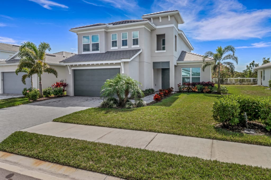Just Listed in Azure 5BR + Den "Stefano" inception-app-prod/NjNjMGM2Y2ItMzY0My00YTdlLTgyZjUtMWRmMGYyNjAzNzZl/content/2025/03/d81945f516ffc68dc516dfb1678a86471c7a4cb1.jpg