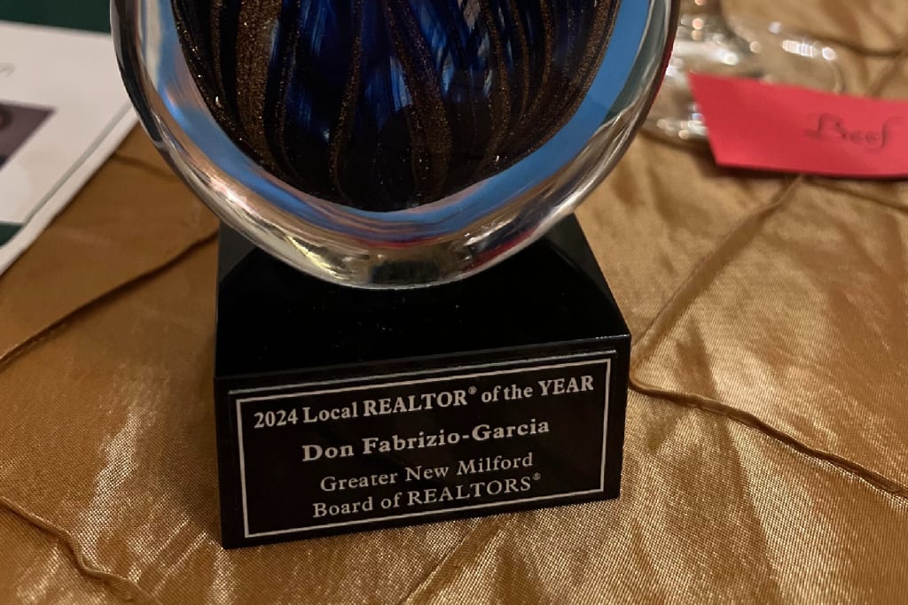 Fab Broker Named REALTOR of the Year inception-app-prod/NjlkNzYxZWYtNjU2YS00YTQ0LTk3NWQtZTM2Yzg4ZDNkOGIw/content/2025/02/54f6ed5ecaec23a5839dd82631e177afc7d4ba4f.jpg