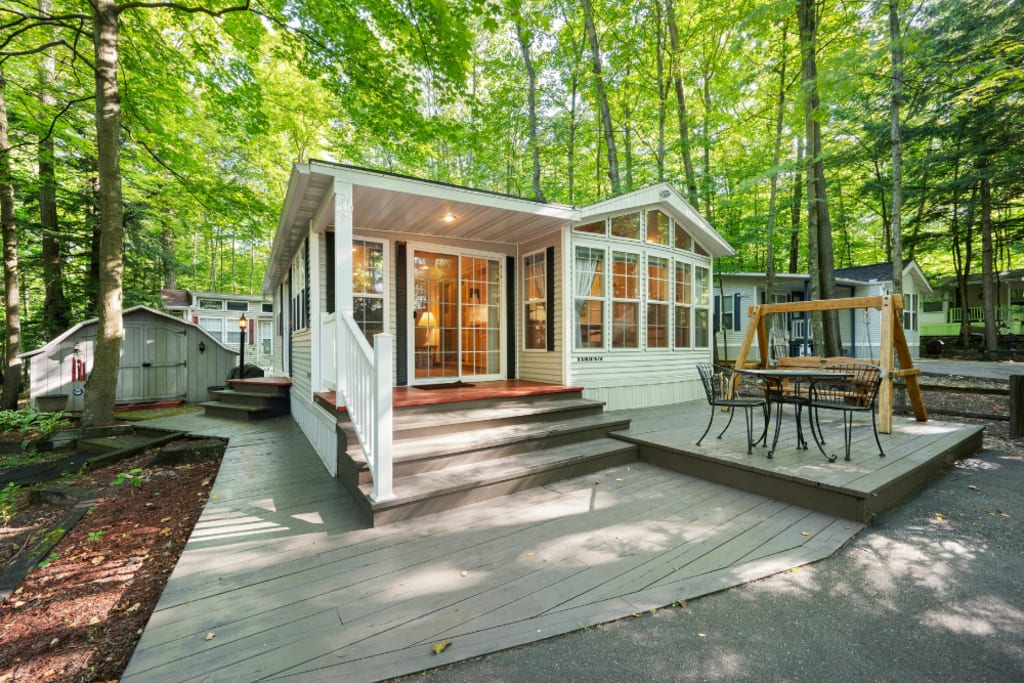 From Summer Escape to Fall Retreat: Vacation Homes That Shine in September inception-app-prod/NjllNDFiMmEtOGY5Mi00ZTI1LTliZTUtMzA3MDEwMmQyY2Fi/content/2025/09/56df09b32bcf0beb300b46e623ebe052b030670a.png
