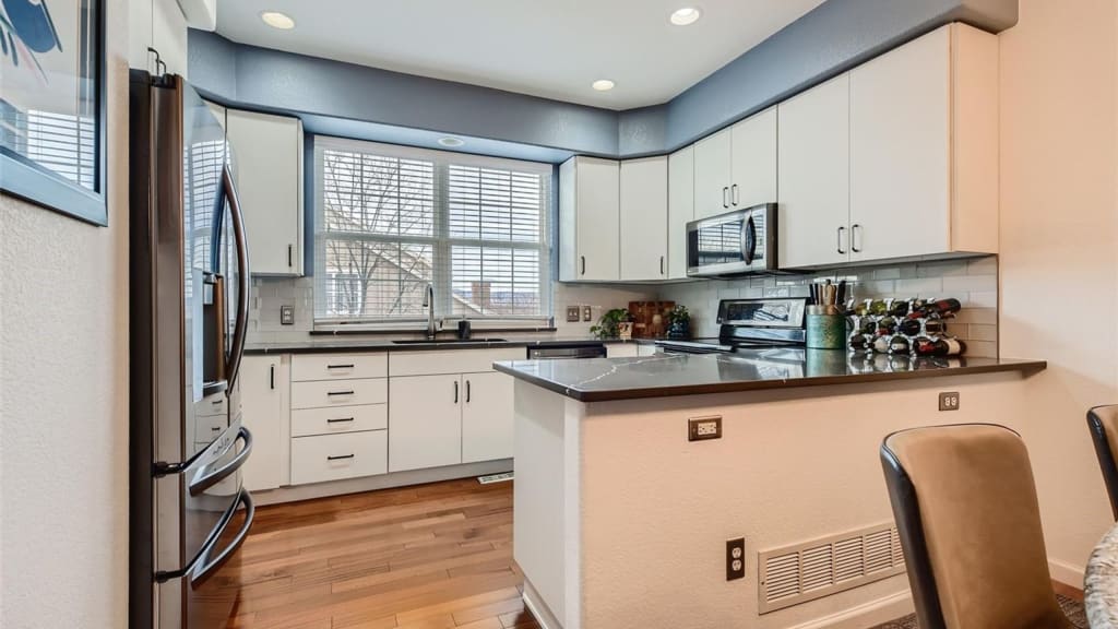 2982 W Long Drive D, Littleton inception-app-prod/NmFmNWQwNWItNGFiOS00YmZhLWFmMzQtMGI5NmU5OWU3OGEy/content/2022/01/71fdc58a3ee24cbe69c044a9ac8626b3c0aca07a.jpg