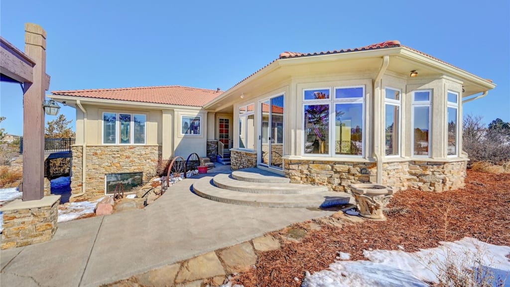 6448 Lakeside Circle, Littleton inception-app-prod/NmFmNWQwNWItNGFiOS00YmZhLWFmMzQtMGI5NmU5OWU3OGEy/content/2022/02/379223d9c667875cab83331a5492d586a6b9f787.jpg