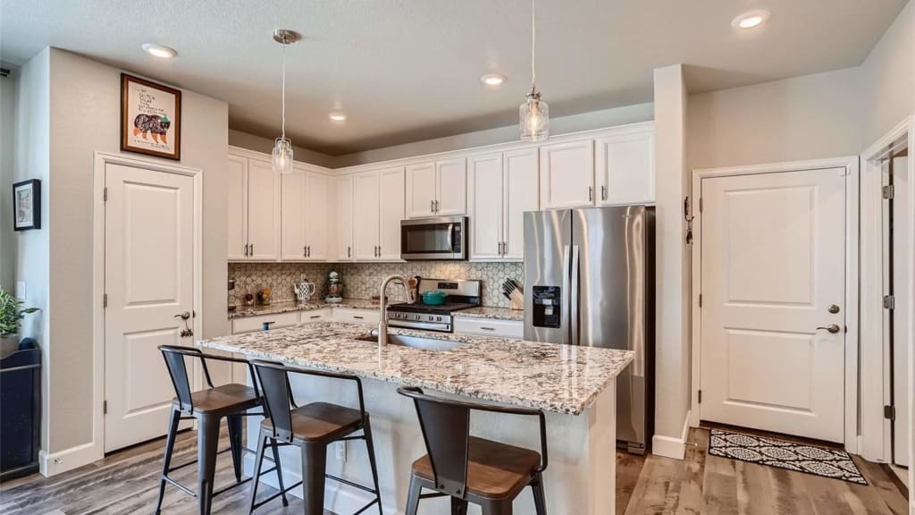 345 Courtfield Way, Castle Pines inception-app-prod/NmFmNWQwNWItNGFiOS00YmZhLWFmMzQtMGI5NmU5OWU3OGEy/content/2022/03/8d3abc45ec0f522dbfac2788154d4f5553c14370.jpg