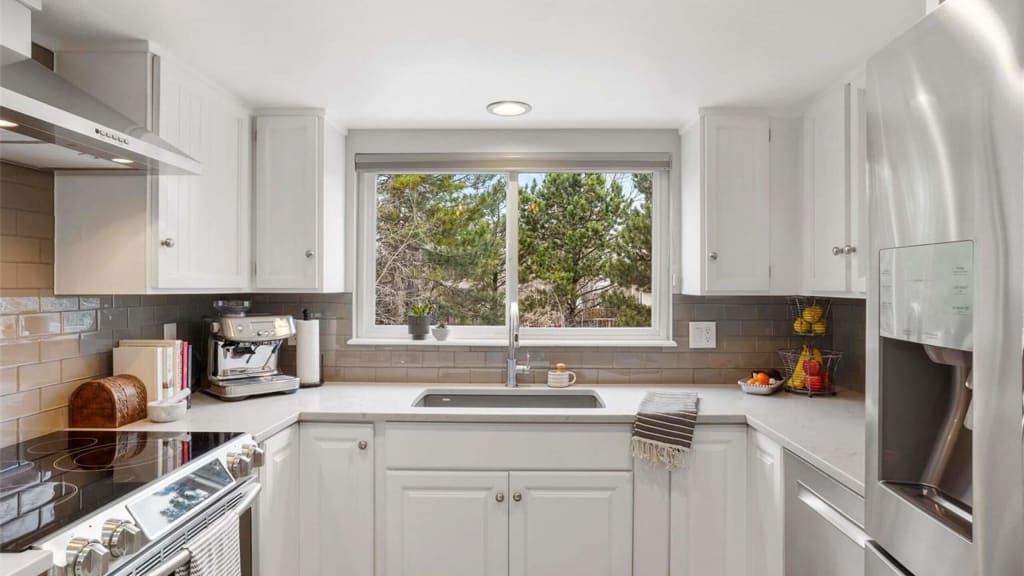 6305 S Florence Way, Englewood inception-app-prod/NmFmNWQwNWItNGFiOS00YmZhLWFmMzQtMGI5NmU5OWU3OGEy/content/2022/03/e5b1a02a49ac34d9d34e1a714c4d661b34926a82.jpg