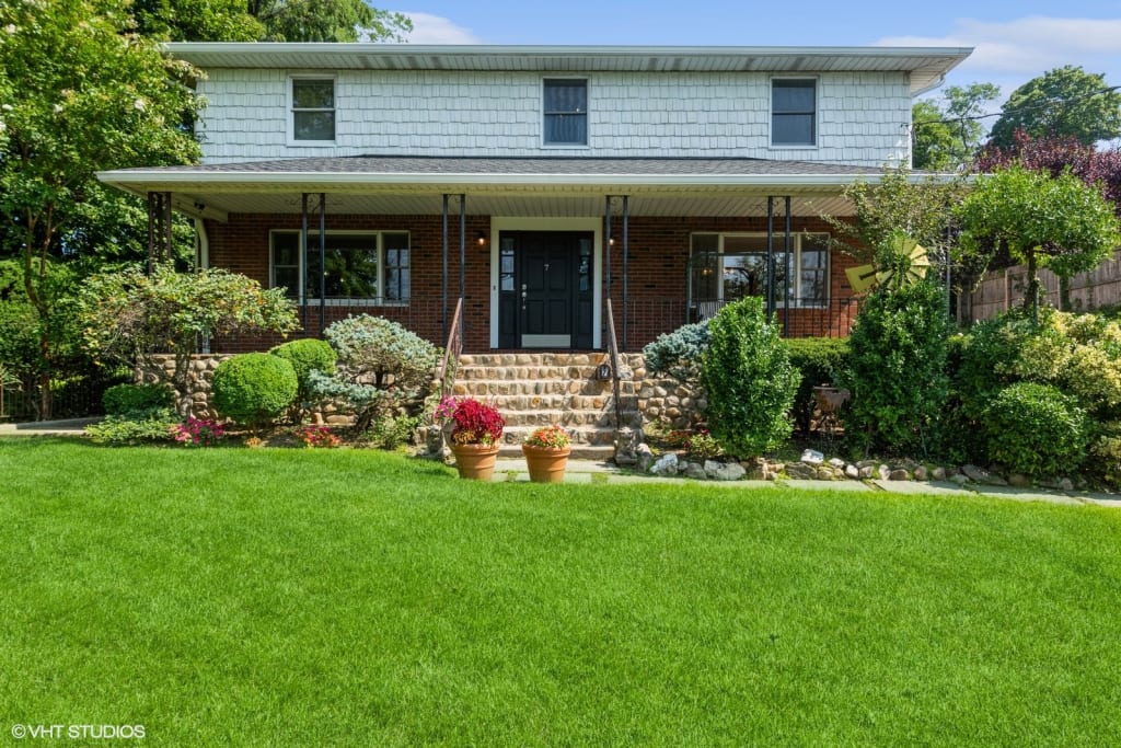 7 Pleasant Avenue Port Washington, NY 11050 inception-app-prod/NzEzZTkyYzUtOTI0NC00MjFhLWEyNTEtZTBhNWQwMDdkOGM2/content/2025/01/e1d0151b78ec2c06f1470f42ff732821d8c9da75.jpg