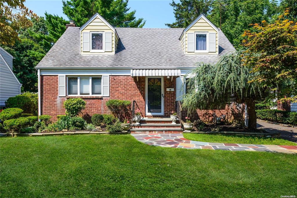 58 Middle Neck Rd Port Washington, NY 11050 inception-app-prod/NzEzZTkyYzUtOTI0NC00MjFhLWEyNTEtZTBhNWQwMDdkOGM2/content/2025/02/298b068de74c11549abf30ff768f3da59e2063c2.jpg