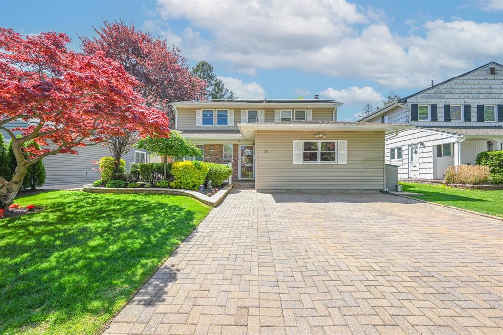 11 Schooner Lane Port Washington, NY 11050 inception-app-prod/NzEzZTkyYzUtOTI0NC00MjFhLWEyNTEtZTBhNWQwMDdkOGM2/content/2025/08/2da787df309c0685fcf074b945a28188a4448200.jpg