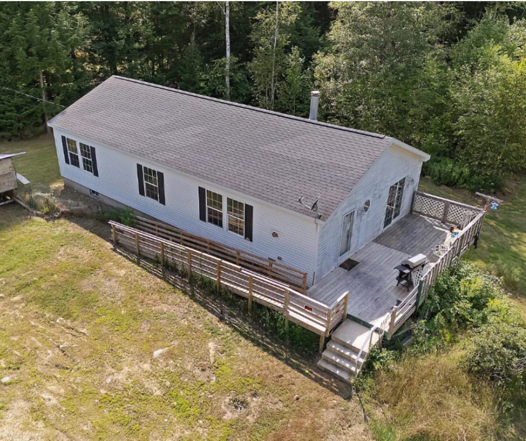 Your Coastal Maine Fresh Start Awaits: 12 Micmac Drive Gets a Price Improvement inception-app-prod/NzI4NWU0MGYtMjE5Zi00NjUzLTllM2QtZWQ5YWVmMDk1MWE3/content/2025/08/d7c28f82ade39acd3ead042d266463a02c28eaf0.png