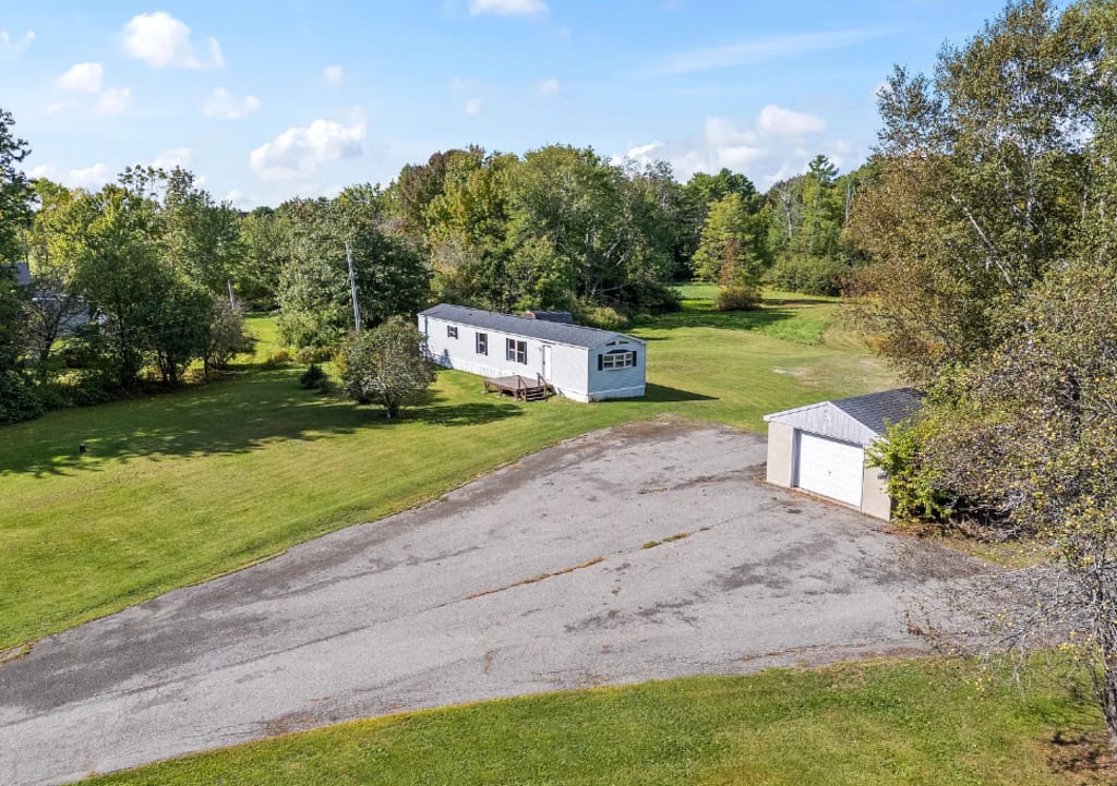 398 Washington Road | 2 Beds | 1 Bath | 924 Sq Ft | Waldoboro, ME 04572 inception-app-prod/NzI4NWU0MGYtMjE5Zi00NjUzLTllM2QtZWQ5YWVmMDk1MWE3/content/2025/09/a5c30f3e934dd813c963d4504510895577216fdf.png