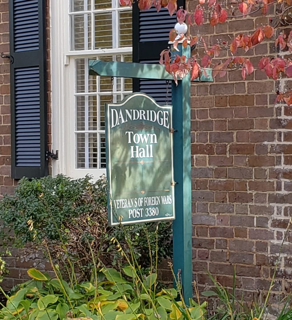 inception-app-prod/NzQ4YjJjNDctYmIyZS00NDU3LThhYTctZTE3MDc4ZmUzNjNh/content/2018/11/town hall %282%29.jpg