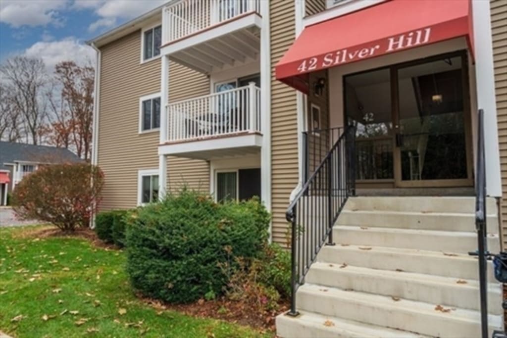 42 Silver Hill Lane, U: 9, Natick, MA, 01760 inception-app-prod/NzU4ZjlhOTUtNzA1Zi00OTI1LWFmNTItNjA5ZmExNGY5ODhk/content/2021/12/13f28a057524f6480a032cce186230bafc8c40f4.png