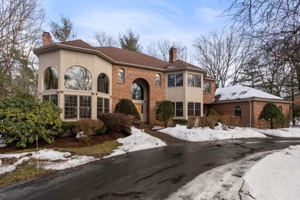 89 Bridle Path, Sudbury, MA, 01776 inception-app-prod/NzU4ZjlhOTUtNzA1Zi00OTI1LWFmNTItNjA5ZmExNGY5ODhk/content/2021/12/2dad69a278f10fdf60e00364a9f7334d4d507a51.jpeg