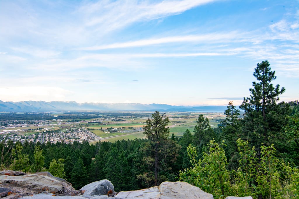 The No-Drama Kalispell Selling Timeline: 8 Steps to a Smooth Closing inception-app-prod/NzYzMTM3M2UtYzZiNi00MDg0LWE4MjAtNGU5MDM0OWI3NmE3/content/2026/02/7e46c6f69fe80e662ba4f1f1b610961bee4788b8.jpg