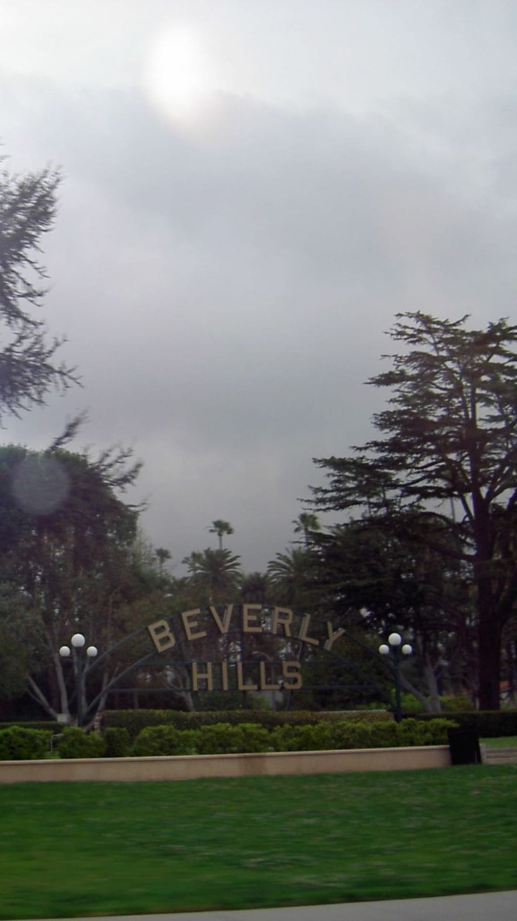 Beverly Hills Flats inception-app-prod/NzdjOWQ0ODEtMGI3My00NzFmLWI0NjctMjc0ODNmYjdiOWE0/content/2026/08/08d9b3254ec3320c7e90949fd188c9dc6e4f254a.jpg