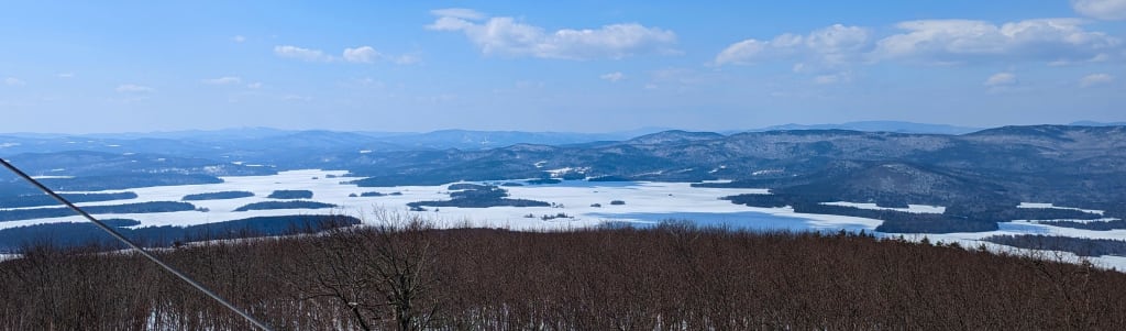 Red Hill Views of Lakes & Mountains inception-app-prod/ODZiMmU1ZmEtZjkzNC00YTZlLWI1ZWQtNWFlZmM5YmY1YTA4/content/2025/01/dcfc214ba130f4a61157cd40067d5ea4a5377c33.jpg