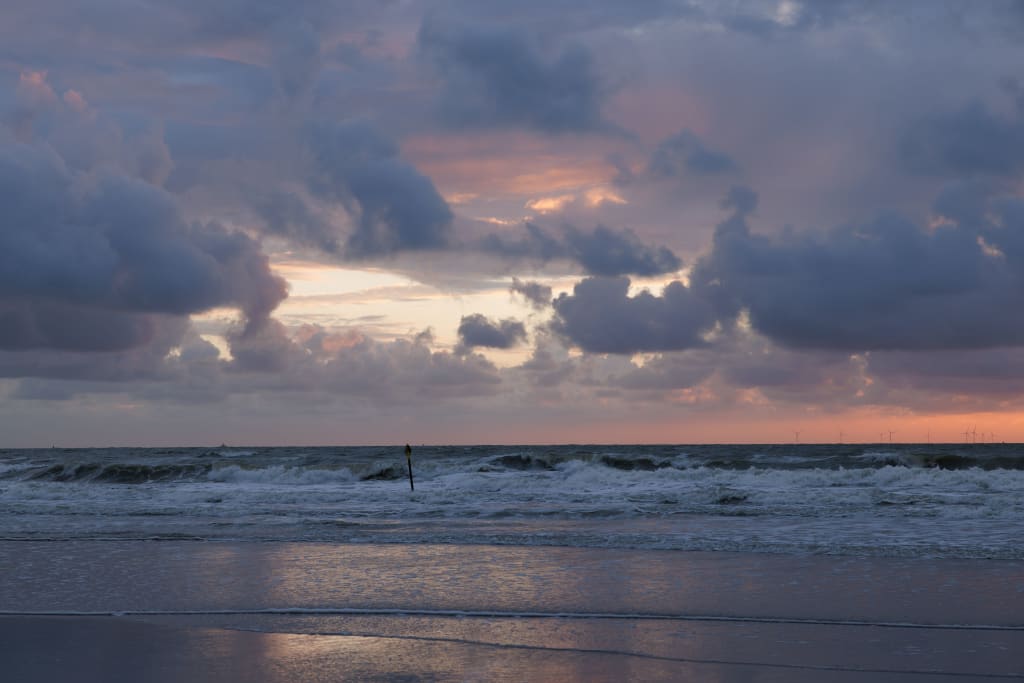 How Coastal Weather Shapes Home Maintenance in Massachusetts: Understanding Salt, Wind, Moisture, and Seasonal Care inception-app-prod/ODZiODc2OWQtZDJlOC00OTM1LWEzOWQtNjIzZTM4YTRkMzdl/content/2026/07/74ee717ce2460c258a0fdeb519cdaf91c7b3b00e.jpg