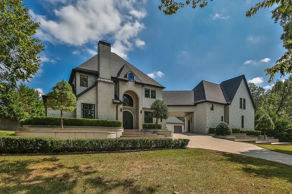 Are you relocating to Northwest Arkansas and struggling to find a home that feels right? inception-app-prod/ODk4OWI1ZTAtNTJlNC00N2MwLWEyOTAtODBmYWRlNTY4M2M5/content/2026/06/538b6210540552e40e1ca4dec479208f6ff02ba1.webp