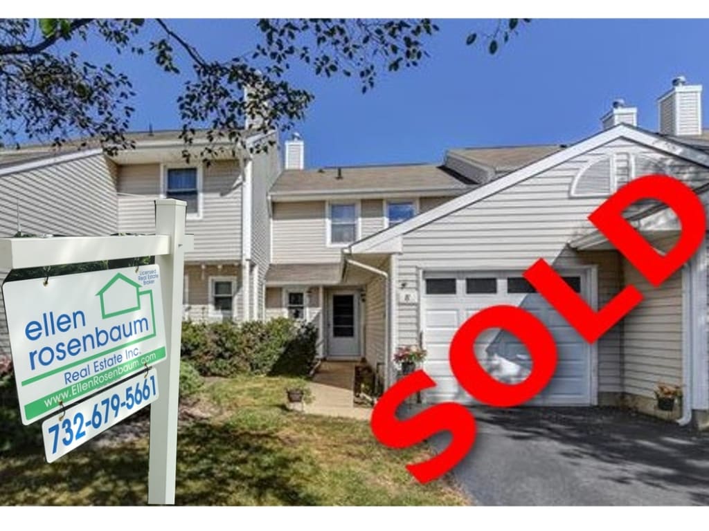 Home Purchased at 8 Woodmere Drive inception-app-prod/OGM4ZjU2NTgtYzE2Ni00NzVjLWJmMTctZTQyYmU0MjIxZTM0/content/2018/01/Webp.net-resizeimage %285%29-2.jpg