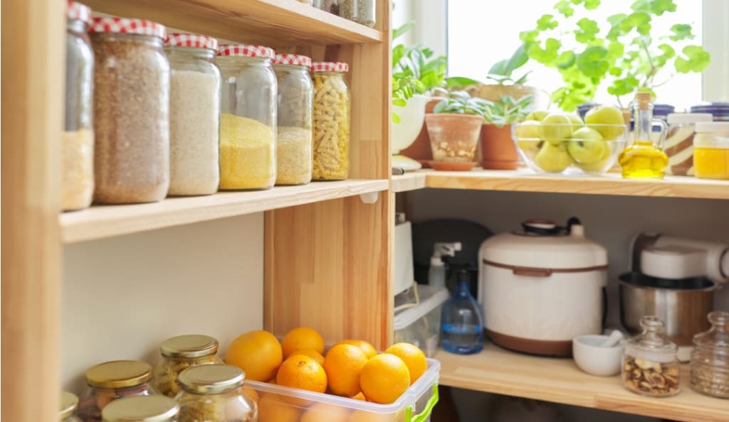 Simple Steps to a Tidy Pantry inception-app-prod/OGViNzQxNDItN2JhOC00NWY4LThmNTMtMzk3OTQ1NGVmOWQy/content/2022/08/b9d4015498510b25a50a3717eaeabceb38f937ae.jpg