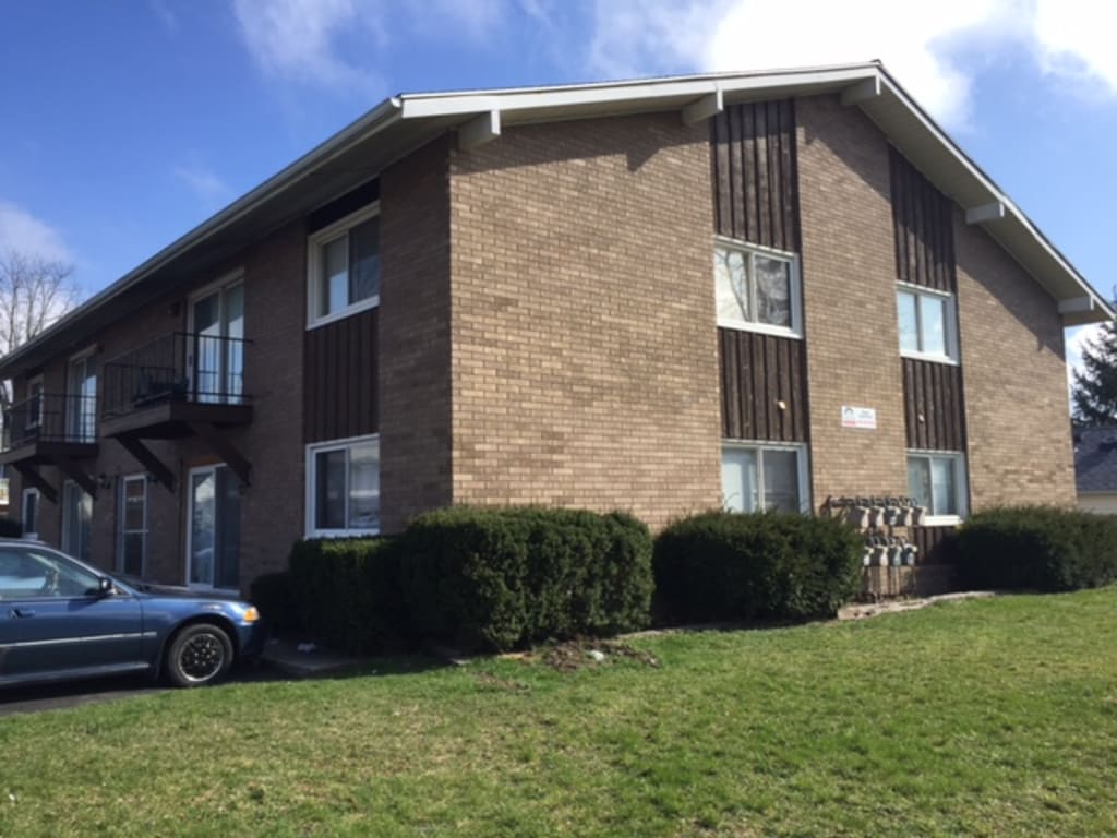803 Fifth St. #8, Bowling Green, OH 43402 inception-app-prod/OTM4MDZiYTQtNmYyOC00MjFiLTk0OWUtMmE5MmY0MDNkMTQ1/content/2019/11/803-fifth-1-8-2.jpg