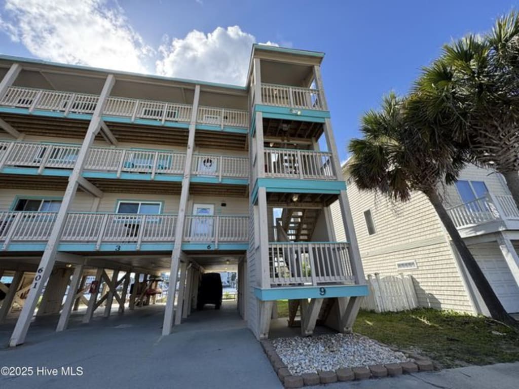 Your Dream Boaters Getaway Awaits! inception-app-prod/OTMwNWQ5NTktMGUzYi00Y2MyLTkyYWEtNTk2ZjZiOTQwOGE0/content/2025/05/7074f6ef5ef794c95adfc33963cff7f610619742.jpg