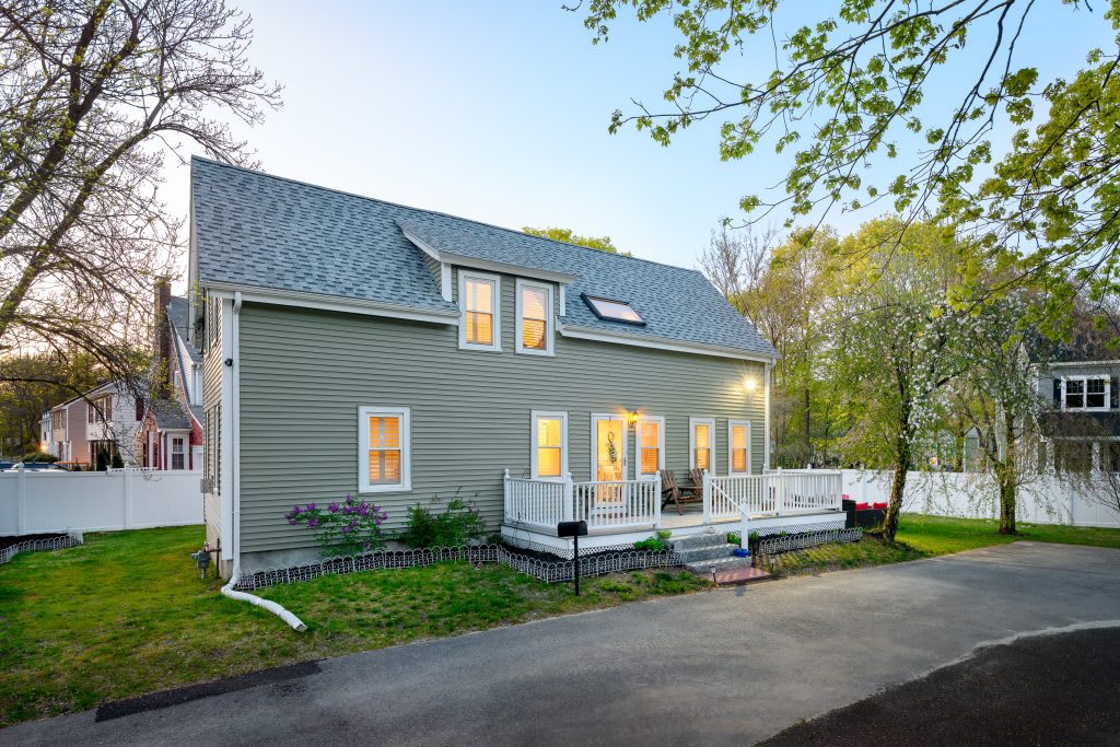 You’ve Listed Your Home, Now What? inception-app-prod/OWViNzU0YjMtNTI5Ny00YmNmLWJjMDYtYzExMjQzNGIwMmJk/content/2025/02/4fbf382fb6f6ff49c8054e44cfb5da1fdd1c122c.jpg