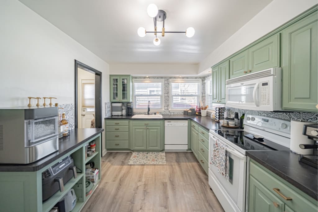 Tips for a Seamless Home Selling Experience inception-app-prod/Y2IxOWUxYzYtMjlmOS00Njc3LTk2NzktMGJiNmU1ZjhlMzVj/content/2025/08/ac4b1e87cd5b47ea5258de1575c03b9056f75ad6.png