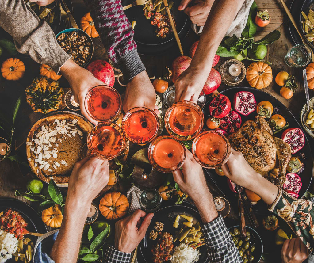 Your PNW Holiday Home Checklist: Stress-Free Hosting Starts Now inception-app-prod/Y2RkN2E3YmItNjk5Zi00YzM1LTlkMWUtMDUyZmJmZGVhNGIx/content/2025/11/cf1d267ab4c7adfcc14fc0490be9dce5c07e3c24.jpg