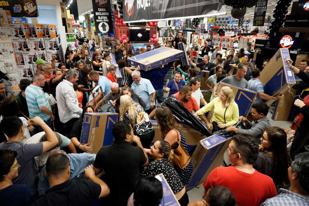 The Origins of Black Friday: A Historical Perspective inception-app-prod/YTFhMjY2NTctZTkwYS00NGRmLThjZTctNDFlNjg3MzNjNTI0/content/2023/11/f0cd73e89d7322dca01d1adedb1af3bba0af6b29.jpg