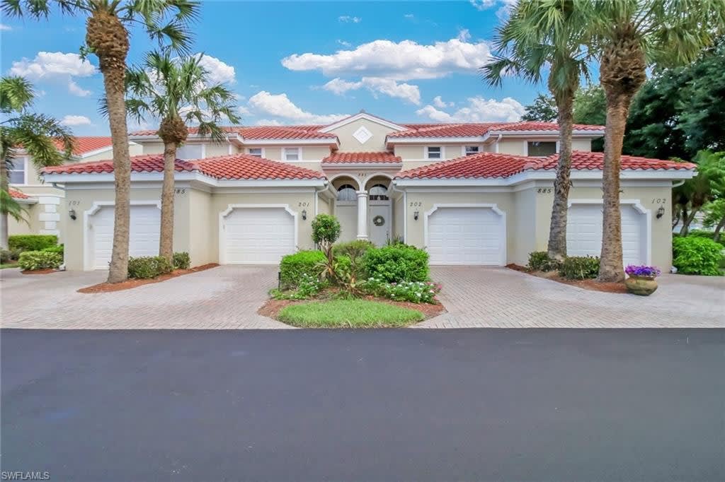 Glen Eagle Real Estate Deal Of The Week! inception-app-prod/YTZiNjBhMWEtYjZiYi00MDdhLTlmOGEtZGJjNzllYjMwMjQw/content/2020/11/gleneagle.jpg