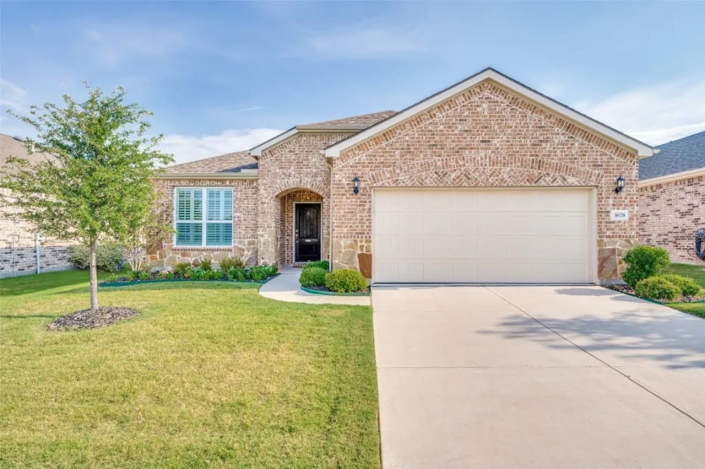 1678 Port Royal Lane, Frisco, TX, 75036 inception-app-prod/YWIwMmViNTktMGFmZS00MTU5LThjYjktZTEyNjg5ZGY3MzM1/content/2023/08/43438e5fa4b3253d7063bd953f601f523ce77d47.webp
