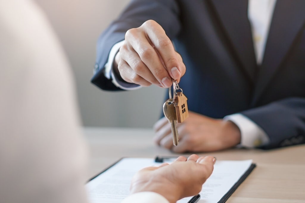 Choosing a Realtor: What to Look For inception-app-prod/YWNmMmVlZjEtMWVjYS00NDM5LTg4YmEtNTQyMTc1MGE2MmY3/content/2023/02/e50bd146e5356e36232956f9cc43d59de0c17288.jpg