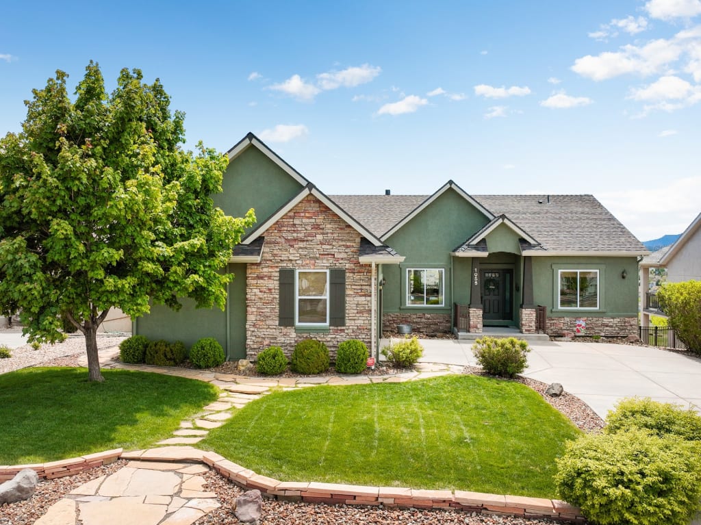 Just Sold - 1055 Bayfield Dr, 80906 inception-app-prod/YWViMmI1YjctOTA1MC00ODhlLTlkZTQtOWMwOTlhM2I3NWMx/content/2023/08/943b7654d79e64d3632904cc2e2fcfc361649e9e.jpg