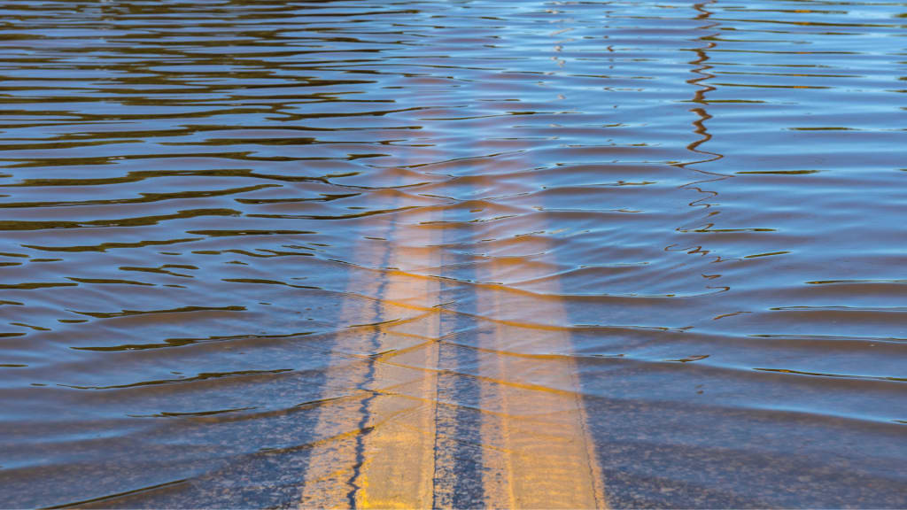 Do I need flood insurance? inception-app-prod/YjM1YTMwOWMtYzhjYy00OWM4LTk1MzQtNjg0NjM1NzQ1MGY1/content/2021/04/Flood.png