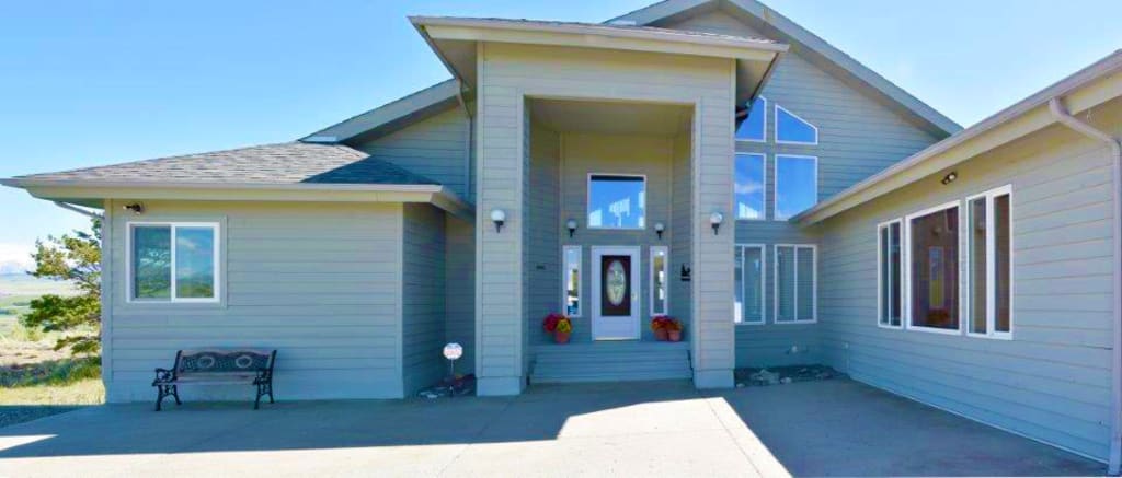 439 Old Clyde Park Road Drone Tour inception-app-prod/YjQzZjJiY2MtNjdkNC00MjM0LTg4ZDgtMzA0MGE0MTlkYTg0/content/2016/08/439 old clyde park.jpeg