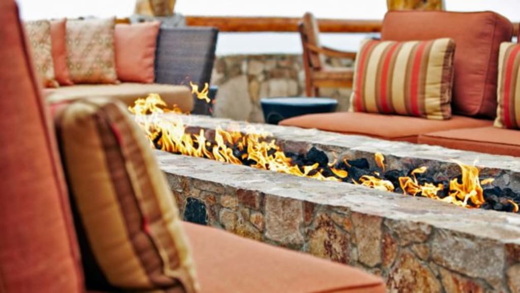 8 Outdoor Projects You Can (and Should) Do Over Fall and Winter inception-app-prod/YjQzZjJiY2MtNjdkNC00MjM0LTg4ZDgtMzA0MGE0MTlkYTg0/content/2016/11/fire-pit-winter-628x354-2.jpg