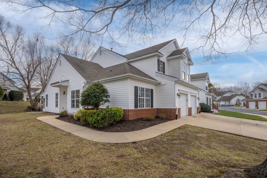 14437 Duckridge Terrace inception-app-prod/YmMzOTc5ZDUtNDNhNC00Y2MyLWI4YjAtYzkyZTY2NWYzNTM0/content/2026/01/8660bdf66c050880b742bbad20c85a5b79bea792.jpg