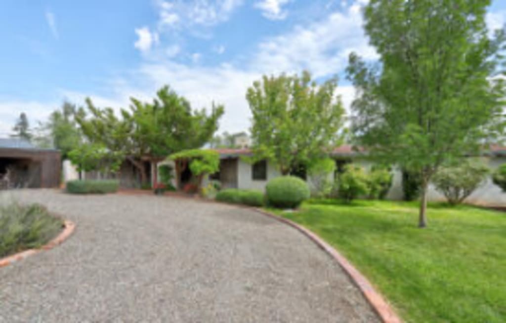 818 Mullen Rd NW inception-app-prod/YmVkOTYwMzgtN2FiZS00Y2FjLWJiMWEtMzkxMzhjNGY2YjEy/content/2023/10/c4fb5dc84656c7ff835e78c603a45b6262484034.png