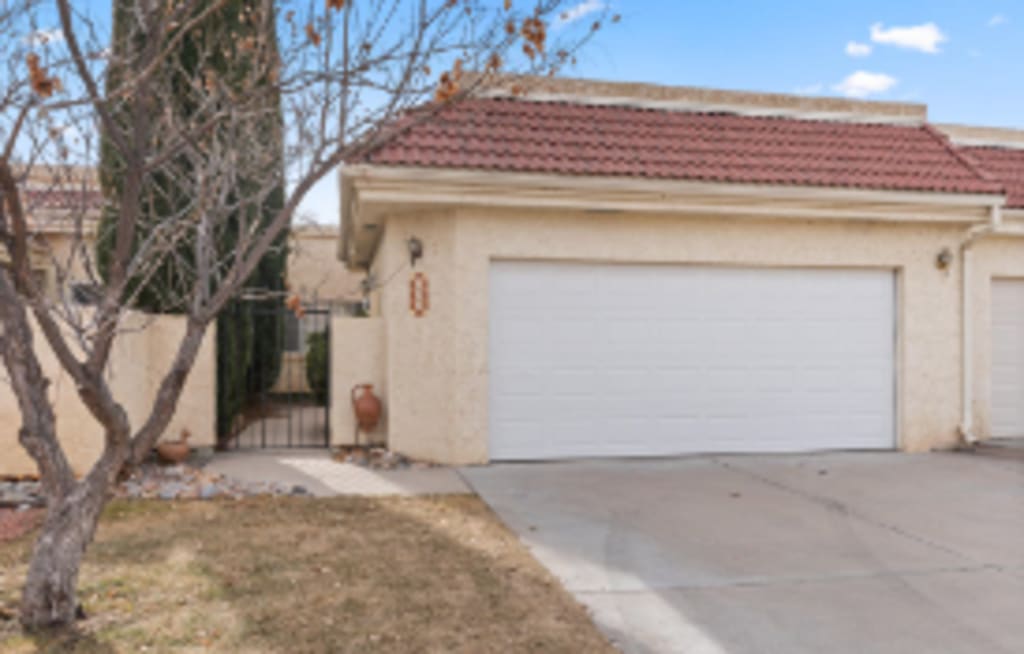 593 Eastlake Drive SE (Buyer) inception-app-prod/YmVkOTYwMzgtN2FiZS00Y2FjLWJiMWEtMzkxMzhjNGY2YjEy/content/2023/10/d88bc8b242829fb282d607bb42d5ebb1c9c98a5d.png